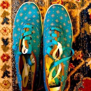 Keds 9.5 light blue patterned